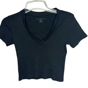 Brandy Melville Black V-Neck Cropped Top. Size Small.